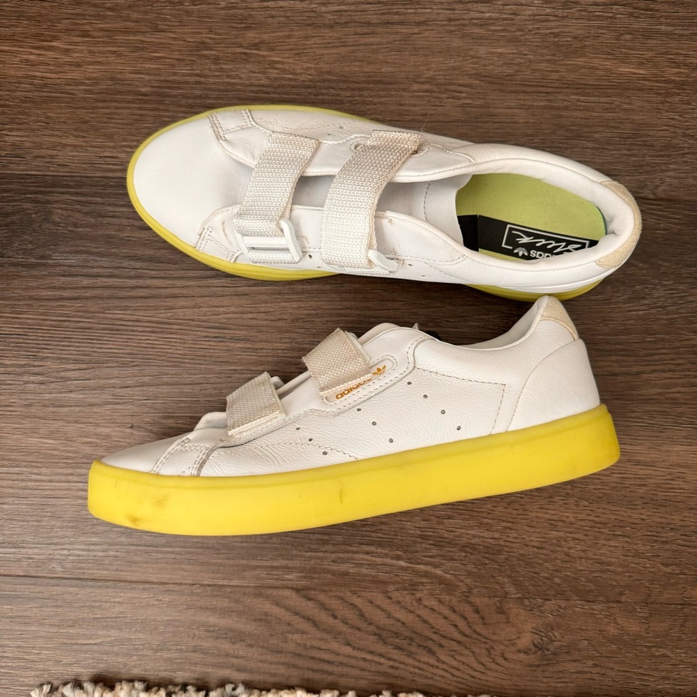 Adidas super sleek sneaker w/ Velcro